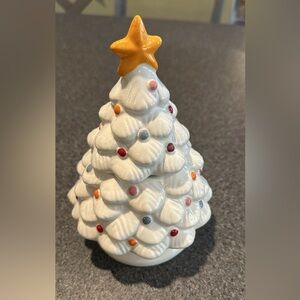 ✨NWOT ✨ Festive Ceramic Christmas Tree Candle - Nostalgic Collection